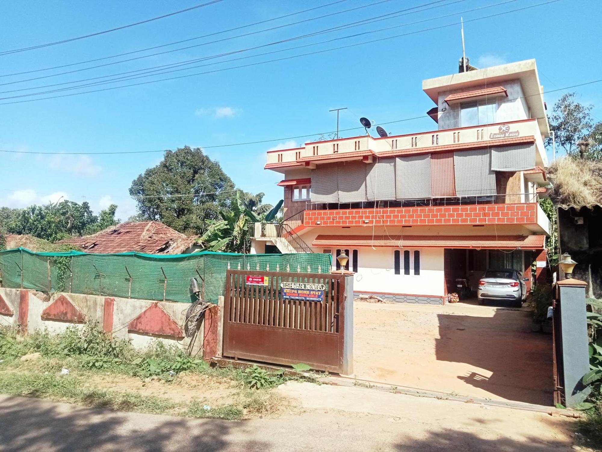 Eshwarkrupa Homestay Мадикери Экстерьер фото