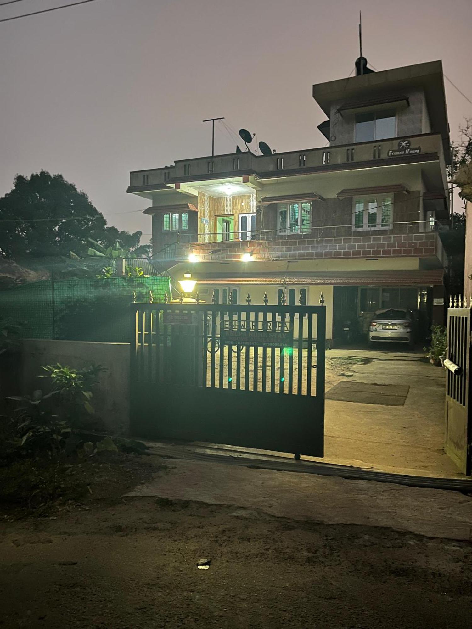Eshwarkrupa Homestay Мадикери Экстерьер фото